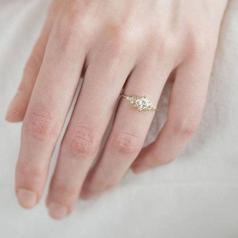 European and American fashion simple ladies ring