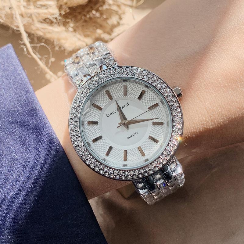 Sophisticated Strap Round Dial Women's Watch