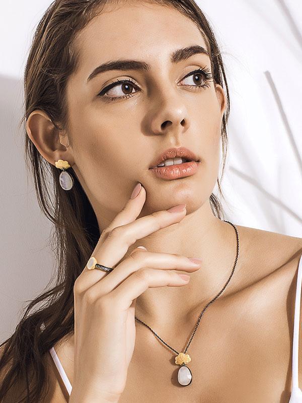 Flower Pattern Necklace