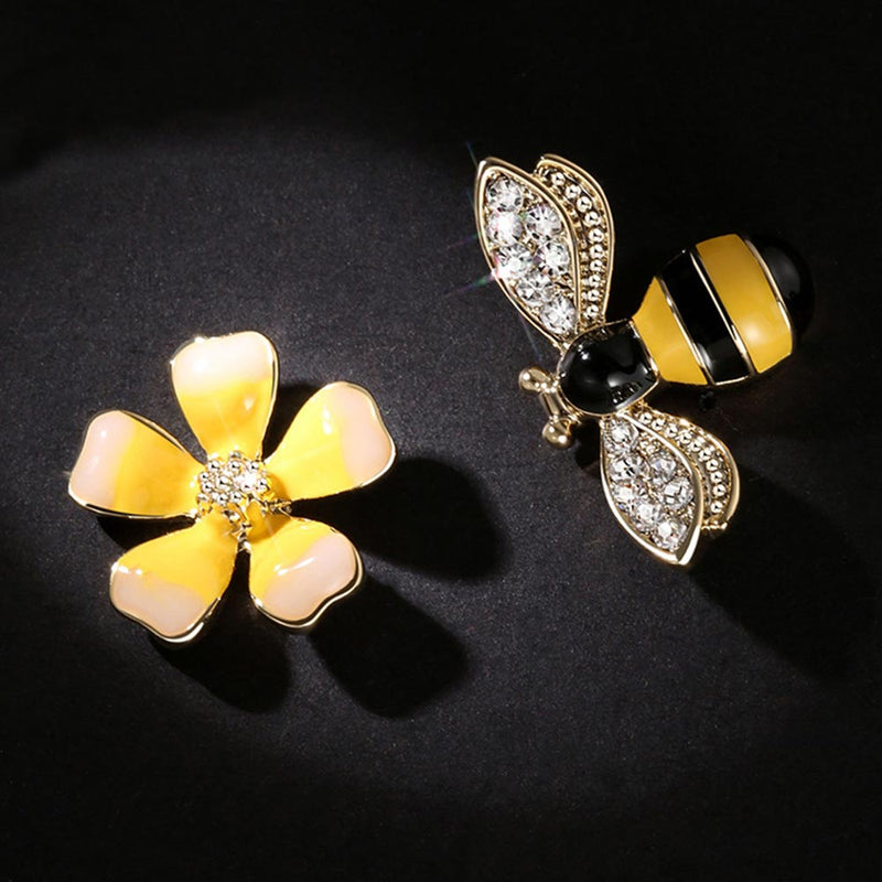 2019 Creative New Flower Bee Asymmetric Earrings Zircon Earrings Wholesale Earings Fashion Jewelry