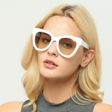 Retro Large Frame Cat's Eye Sunglasses