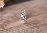 Sleek minimalist women's leaves openwork ring
