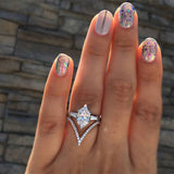 Huitan 2018 Creative Hyperbole Marquise Shape Design With Big White Shining Cubic Zirconia Ring Trendy Ladies Cocktail Rings