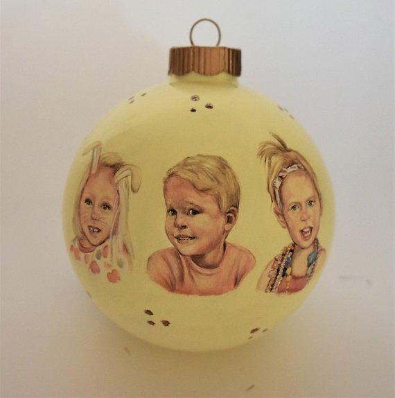 F&S Gift Store Personalized portrait painting, grandma - grandchildren portrait paitings - Christmas ornament